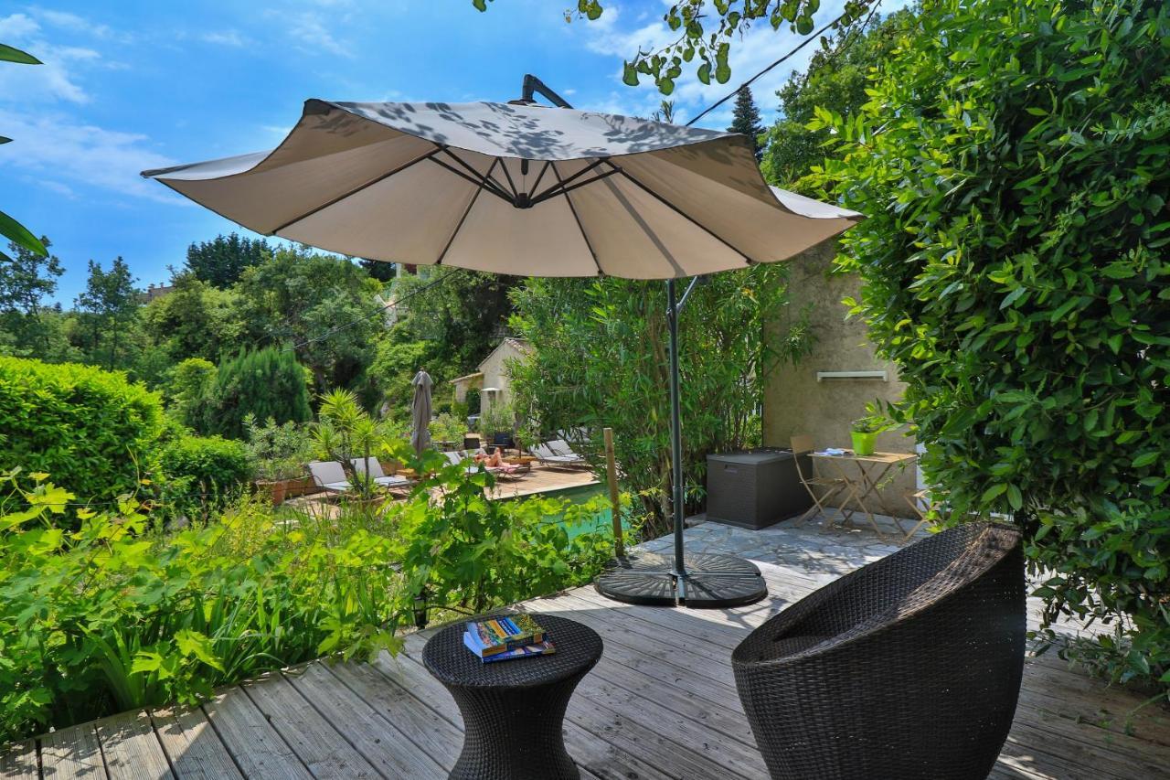 Bed and Breakfast Le Mazet De Tourrettes Экстерьер фото