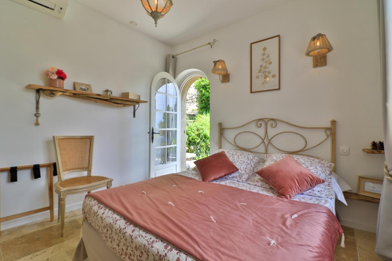 Bed and Breakfast Le Mazet De Tourrettes Экстерьер фото