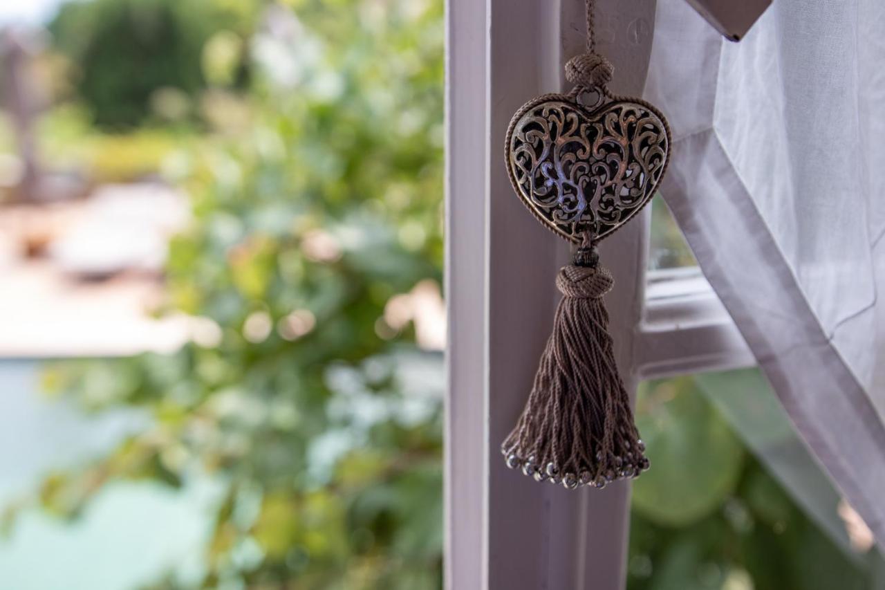 Bed and Breakfast Le Mazet De Tourrettes Экстерьер фото