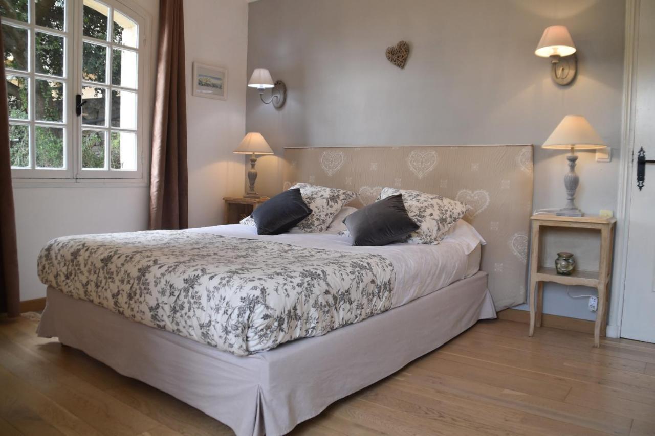 Bed and Breakfast Le Mazet De Tourrettes Экстерьер фото