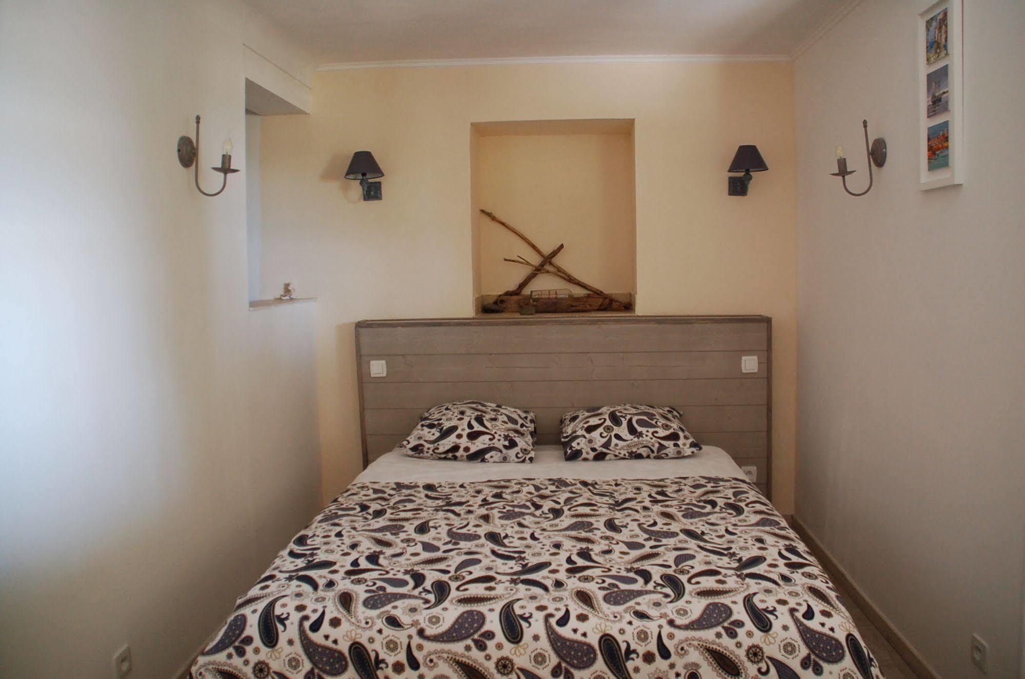 Bed and Breakfast Le Mazet De Tourrettes Экстерьер фото