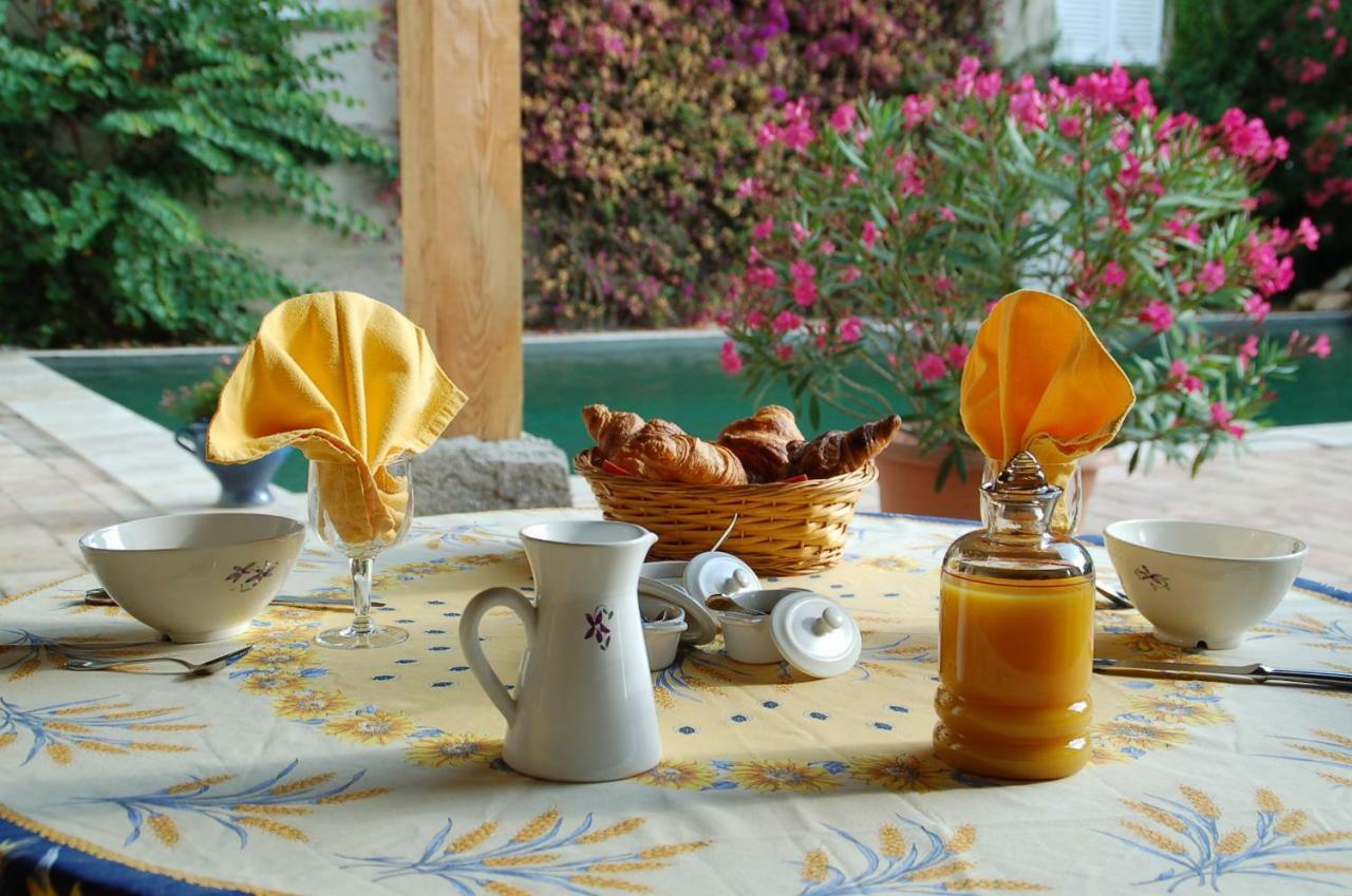 Bed and Breakfast Le Mazet De Tourrettes Экстерьер фото
